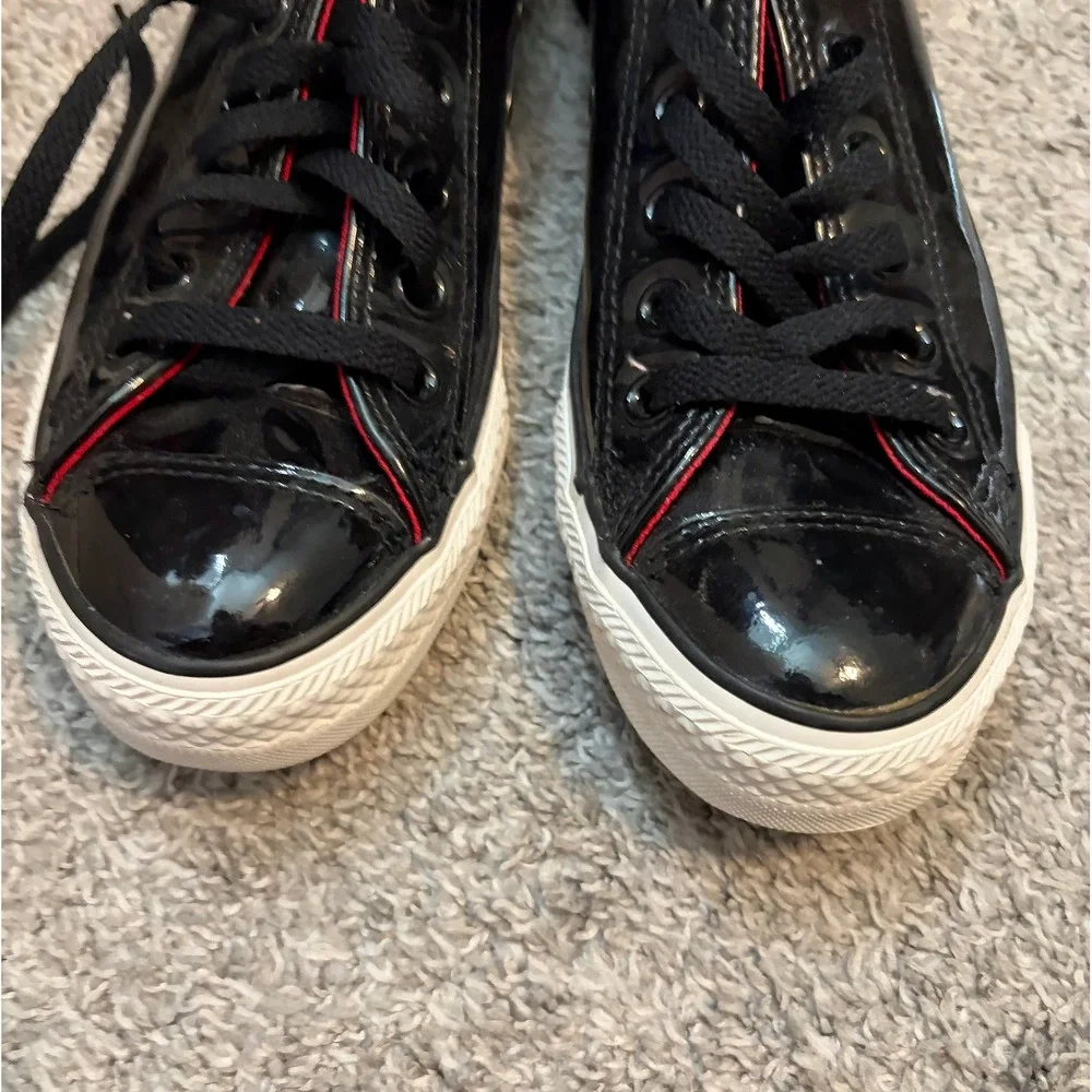 Converse size excellent